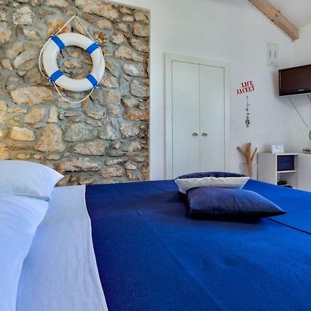 Apartments Nautica, Мали-Лошинь Экстерьер фото